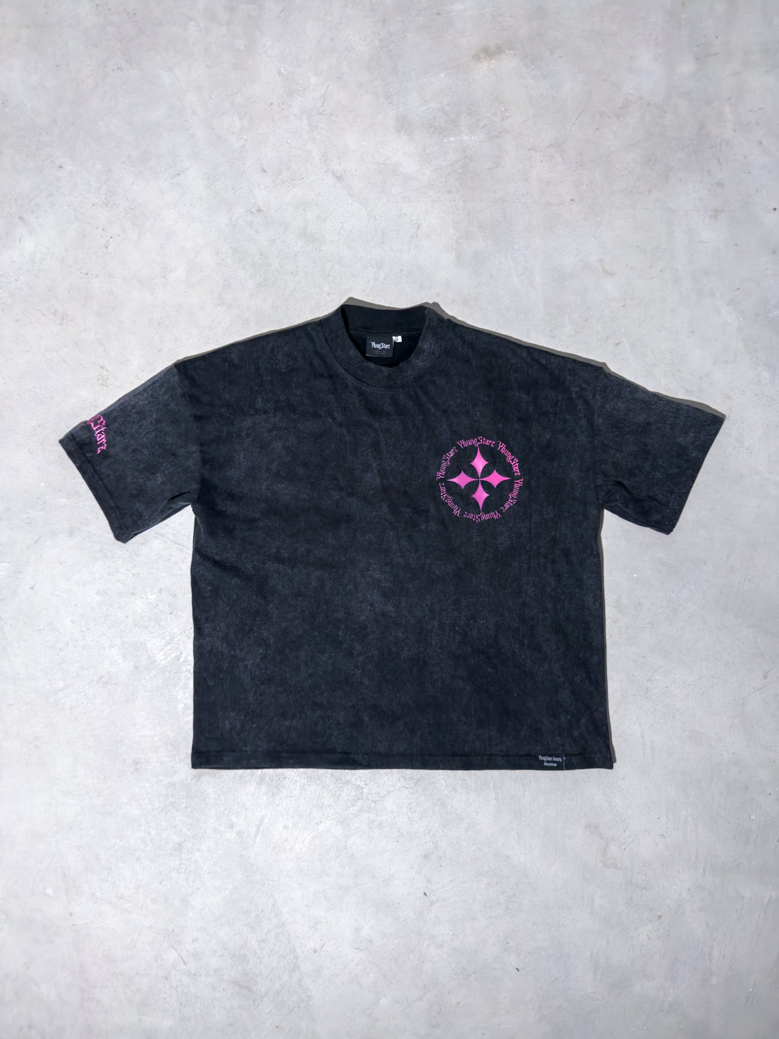 La Marque Sacrée Cropped Rose Enfermé Tee