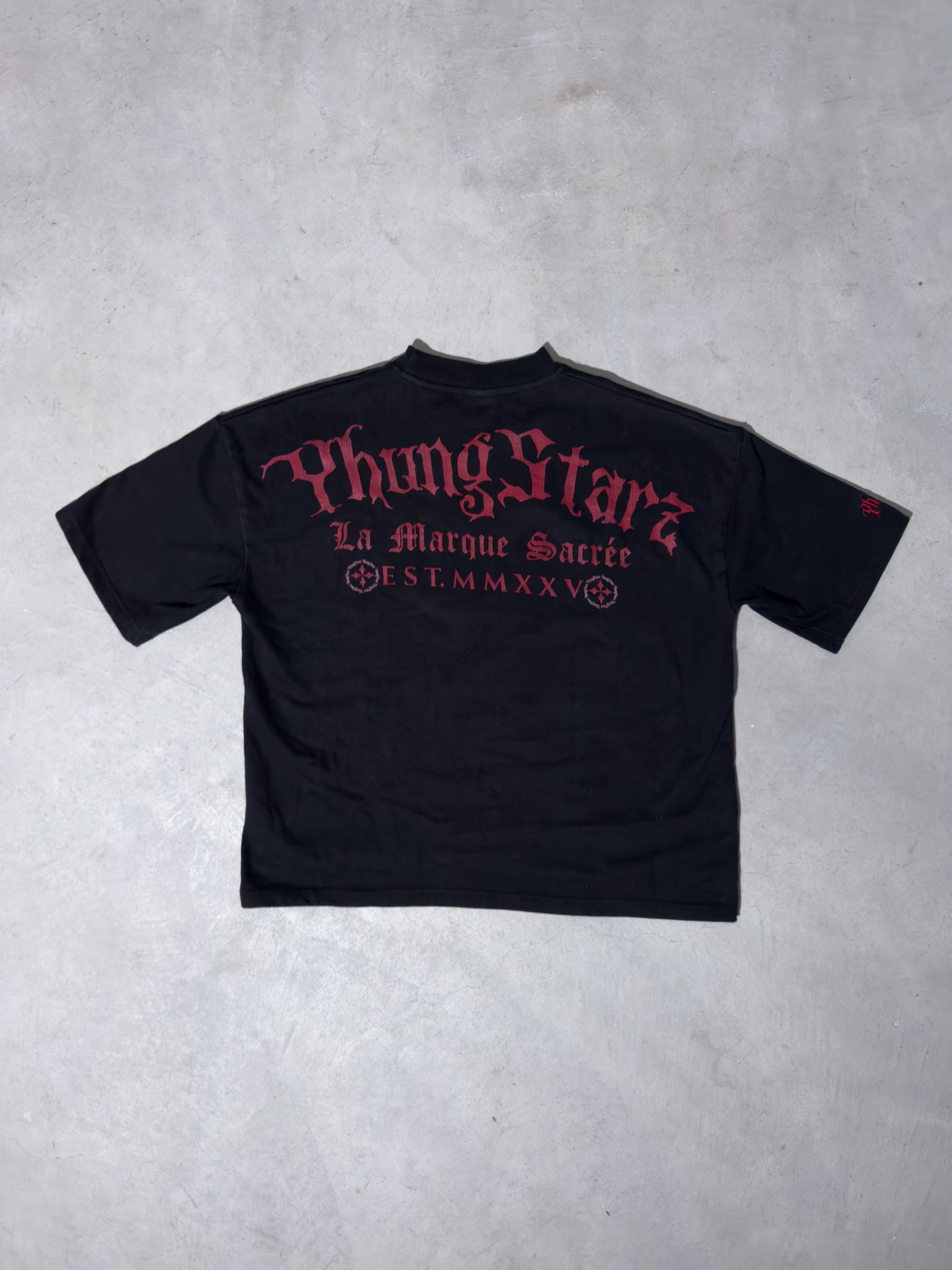 La Marque Sacrée Cropped Noir Sang Tee